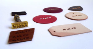 Photo du blog, fer à marquer Malto et essais de marquage sur cuir. Identité visuelle de Malto réalisée par Superfruit