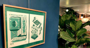 Détail d'un cadre avec 2 illustrations sérigraphiées provenant de l'exposition "Chloroville" par Superfruit à la boutique de plante toulousaine Capsule : visuels Aventin & Viminal